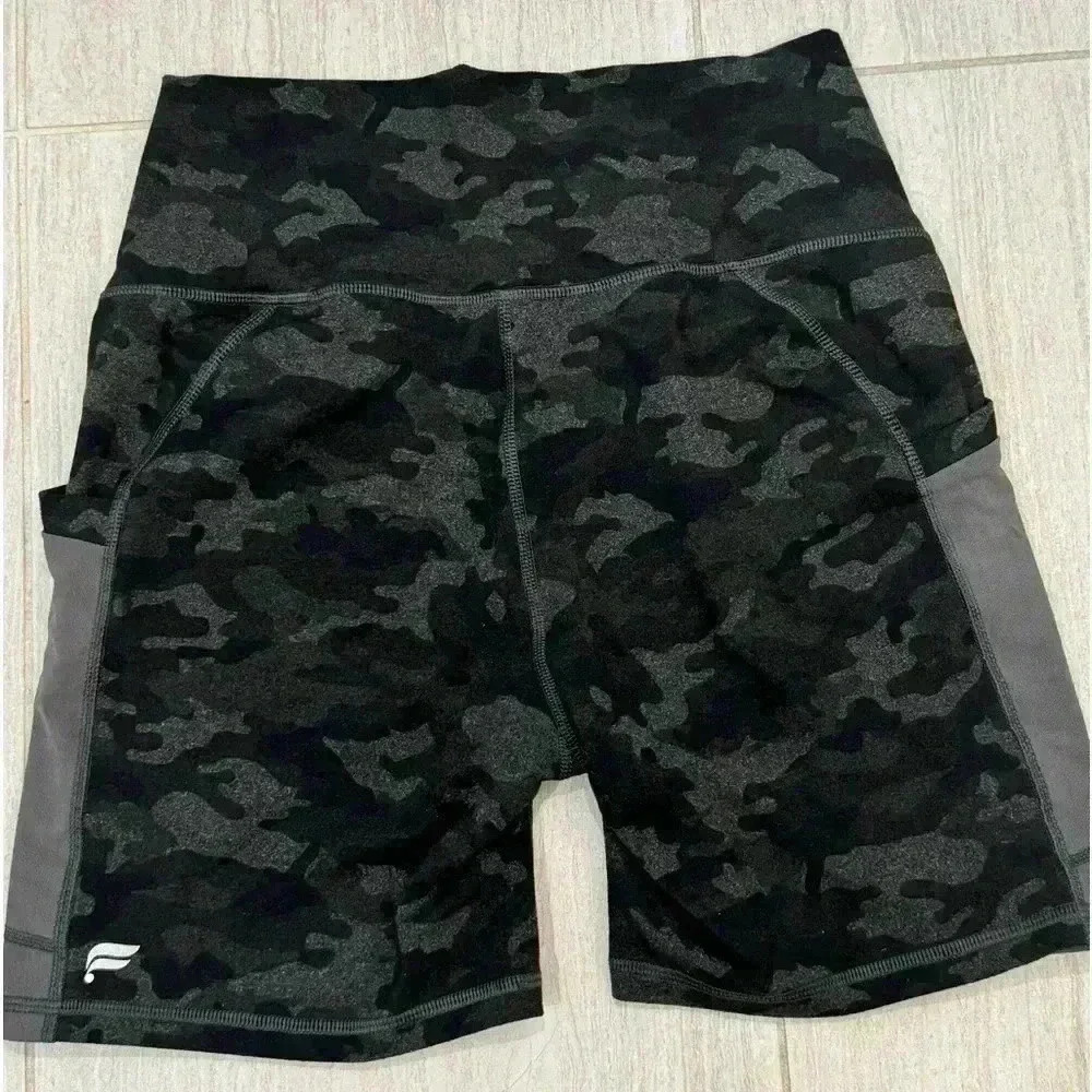 Fabletics Anywhere Motion 365 Camo biker short - Picture 2 of 2